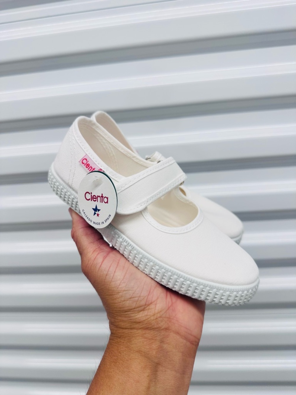 Cienta White Canvas Mary Jane Kids Sneakers